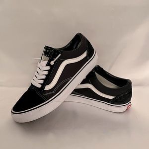 Vans Mens 7 / Womans 8.5 Black Used